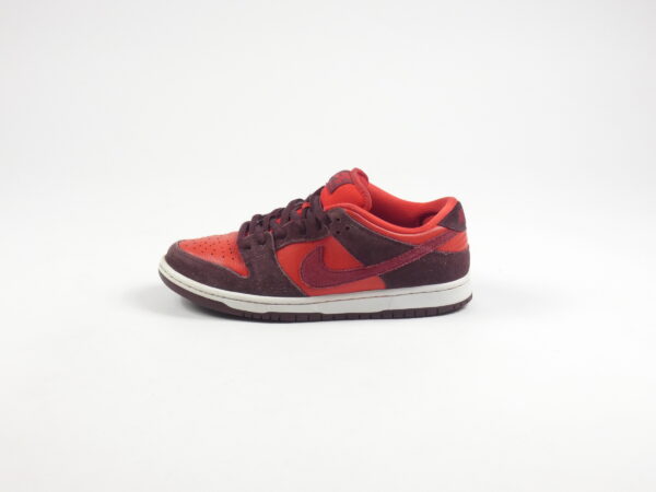 Nike SB Dunk Low Cherry