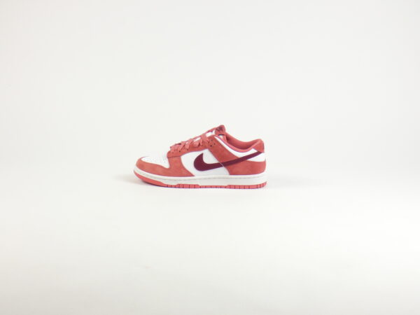 Nike Dunk Low Valentine Day